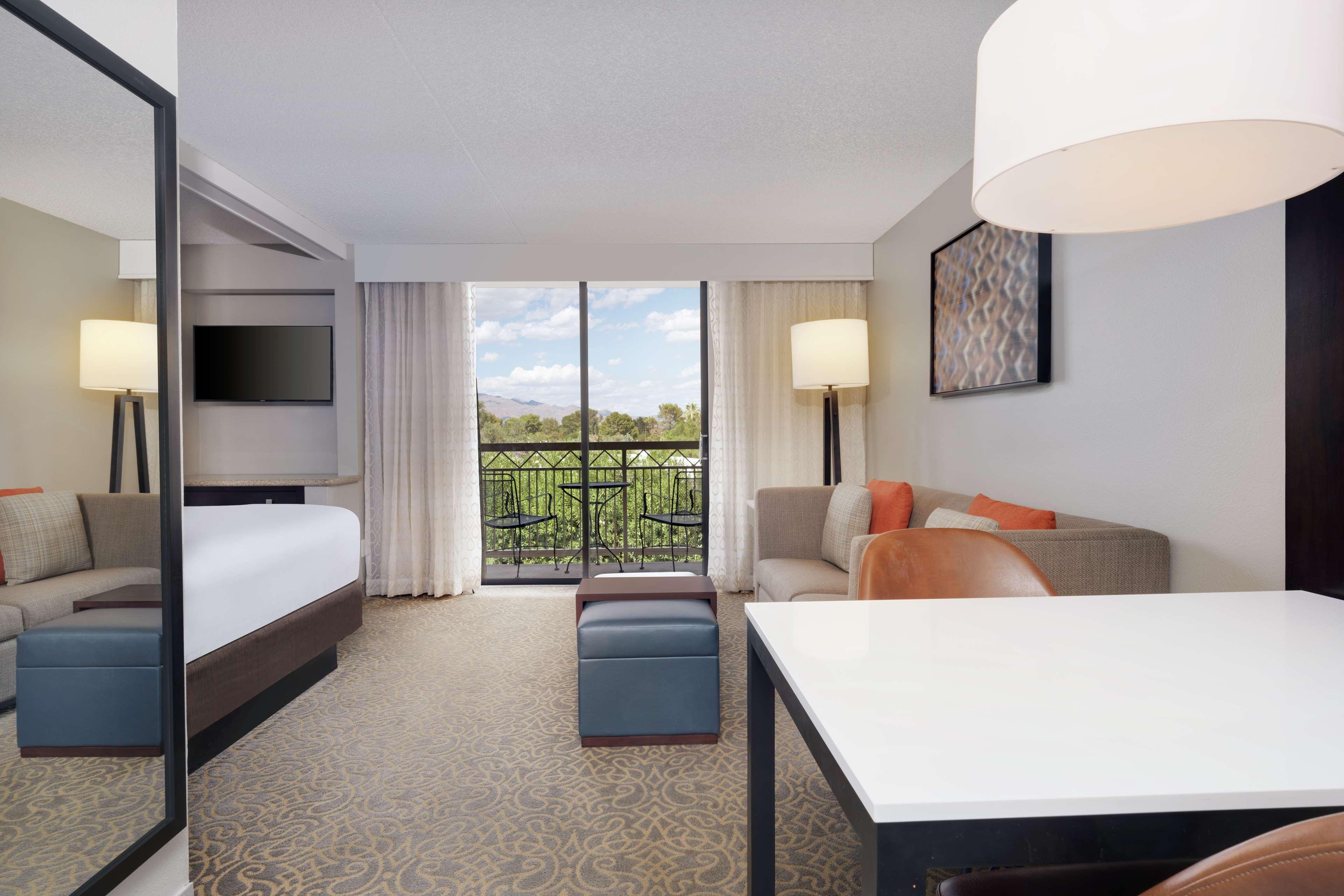 Embassy Suites By Hilton Tucson East Eksteriør bilde