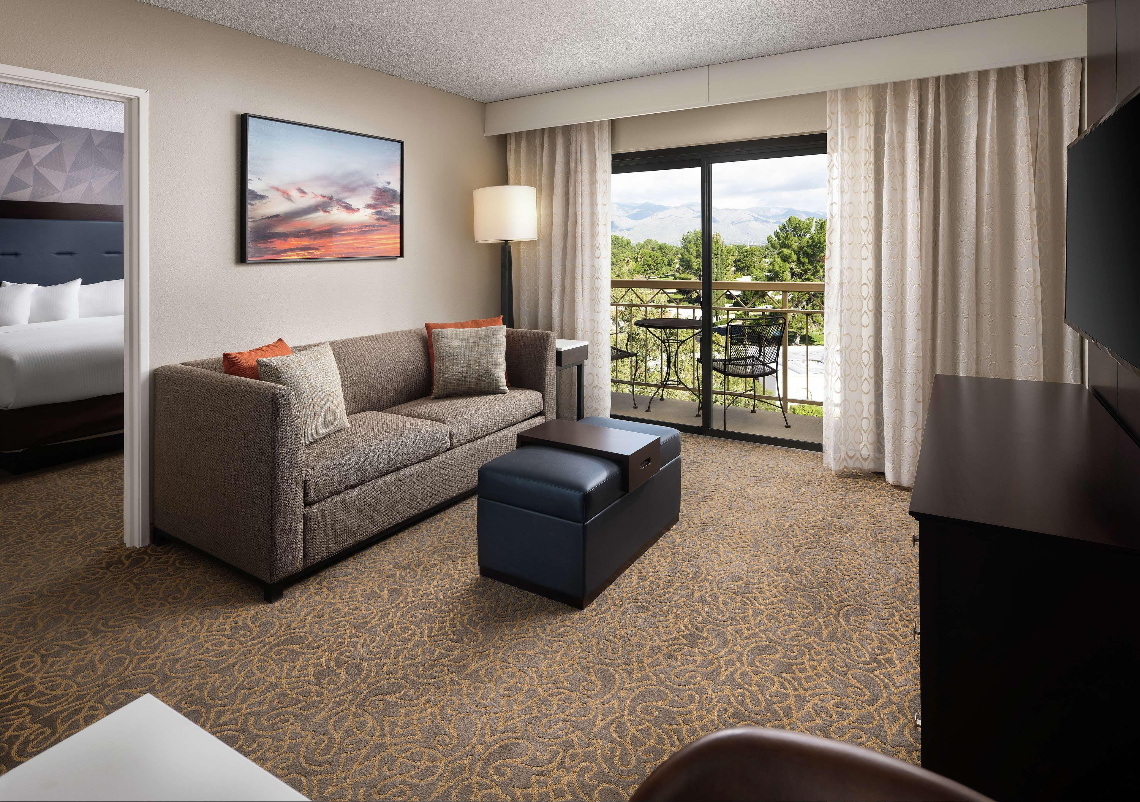 Embassy Suites By Hilton Tucson East Eksteriør bilde